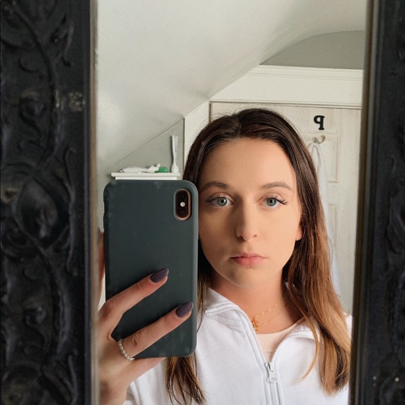 Meet your Posher, Julia - Picture 1 of 1